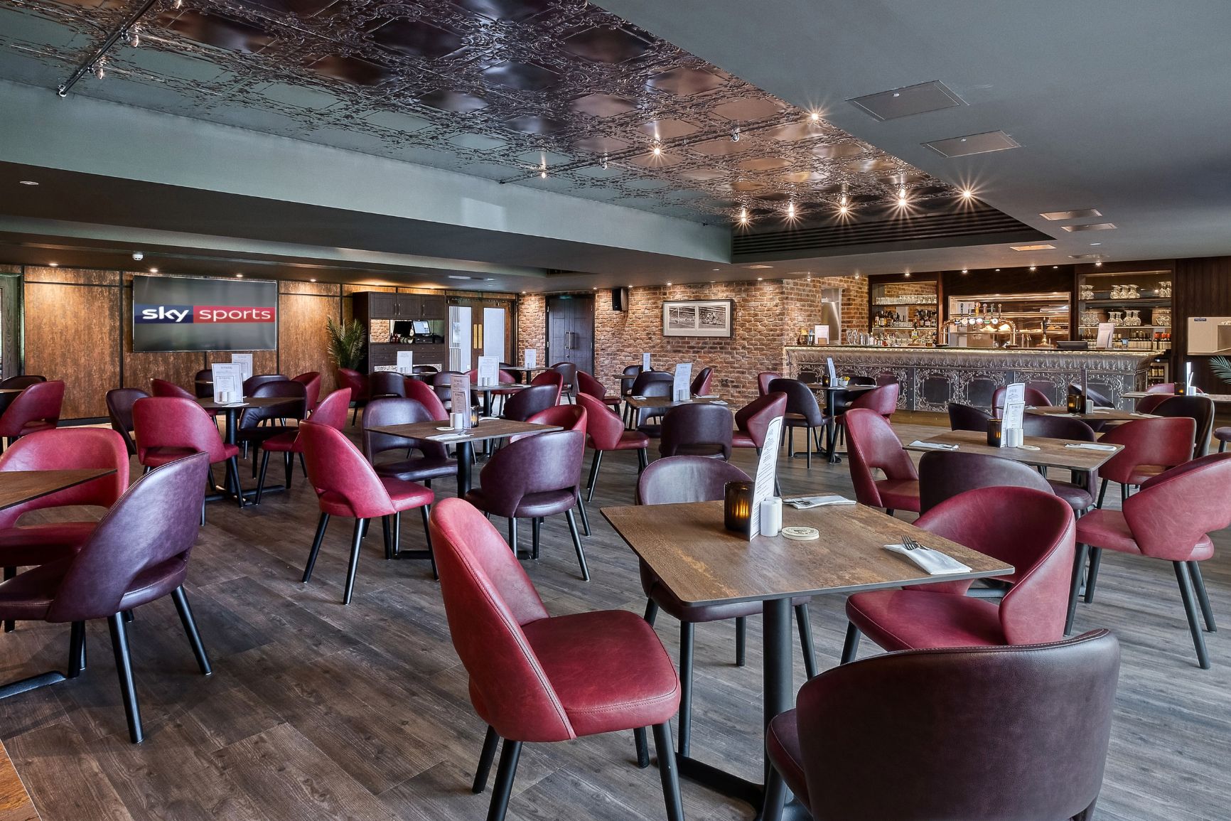 BUNKERS RESTAURANT