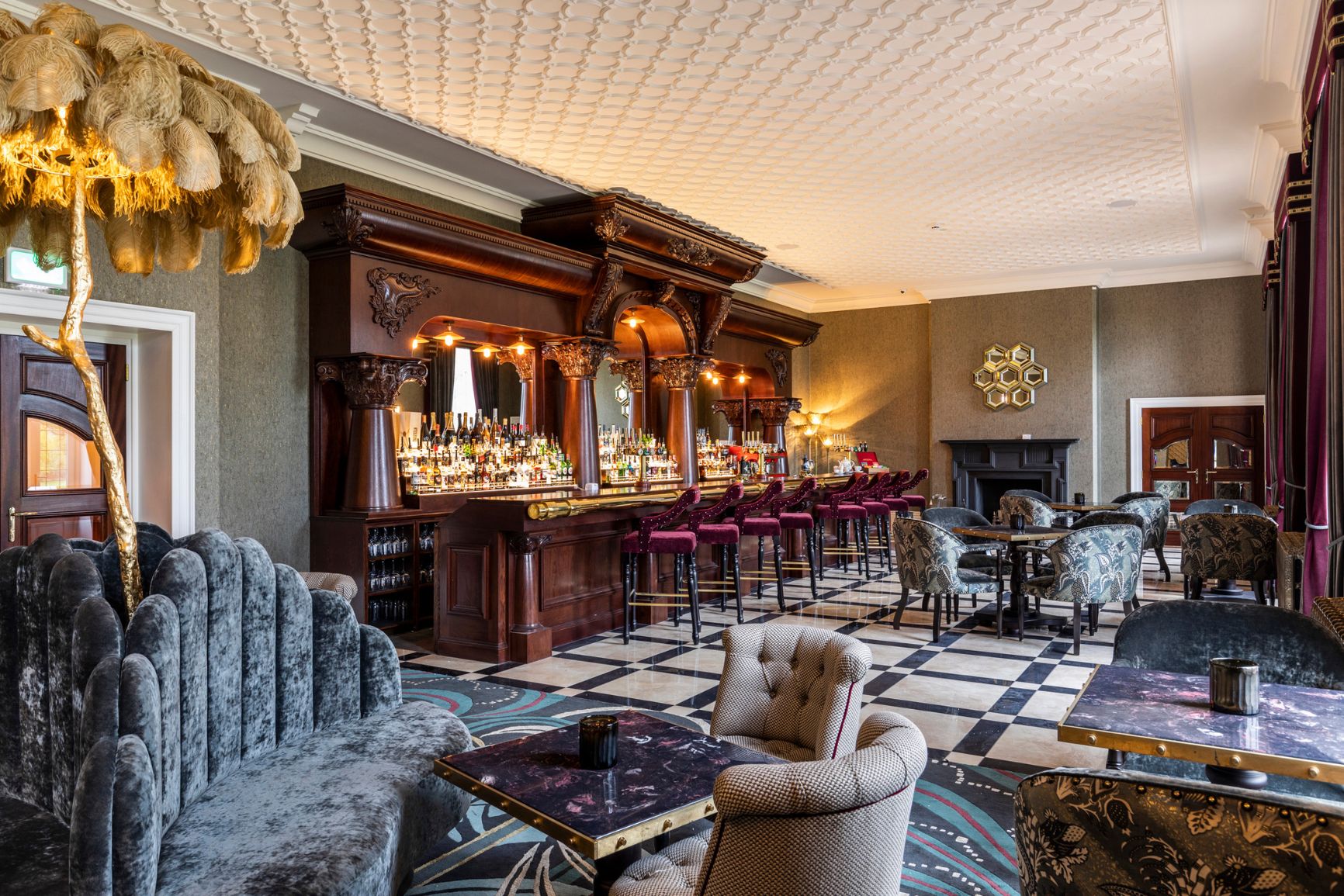SQUADRON BAR